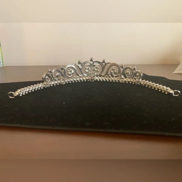 SWAROVSKI Swan pearl tiara - Picture 2 of 9